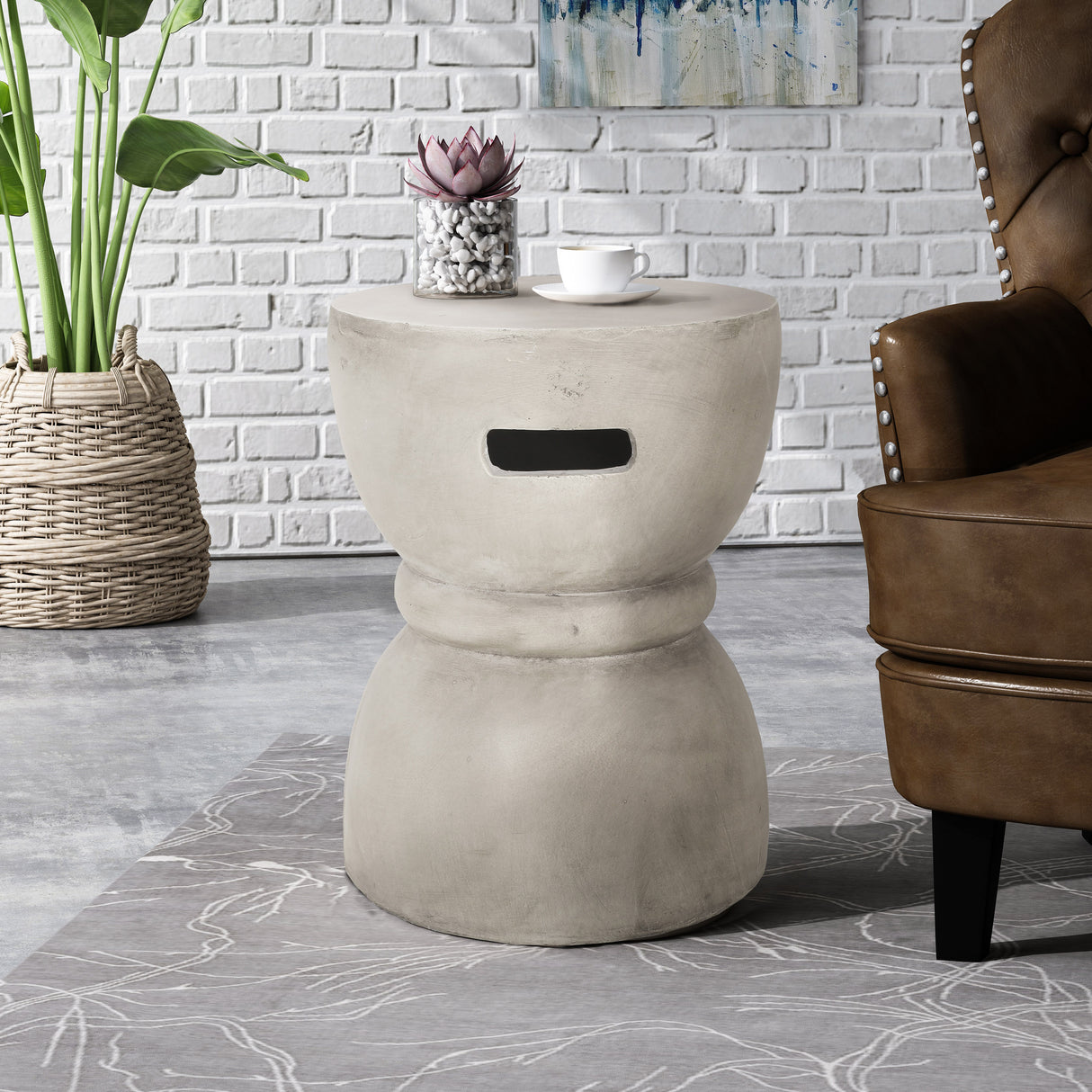 SIDE TABLE - V.I.P Digital Presence