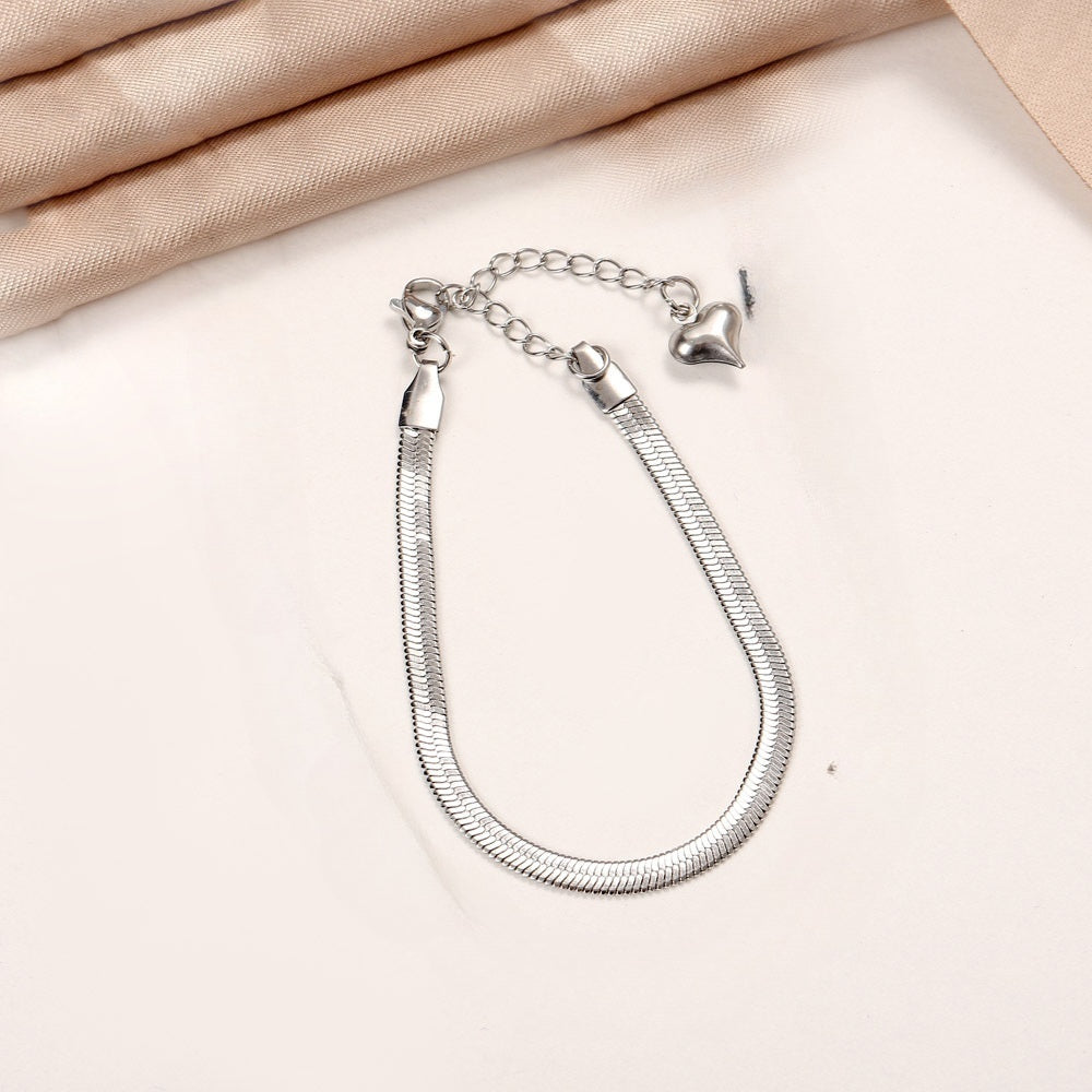 Simple and versatile blade chain bracelet for women with heart pendant bracelet - V.I.P Digital Presence