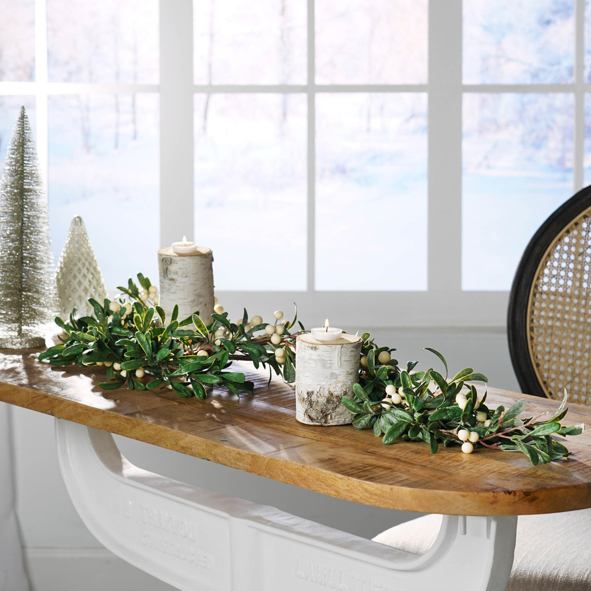 54" SNOWBERRY GREEN GARLAND - V.I.P Digital Presence