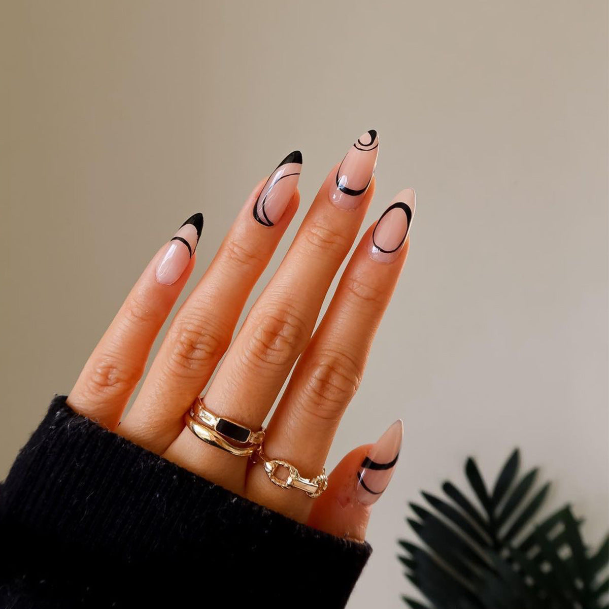 Nordic Style Wearing A Simple Nail Patch Line Manicure Patch French Manicure Press On Nails - V.I.P Digital Presence