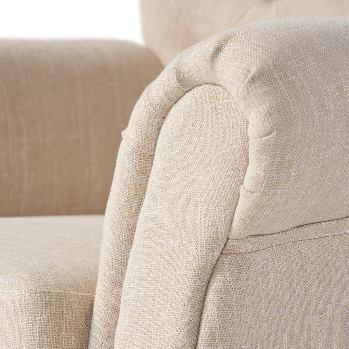SPRINGFIELD TUFTED CHAIR - V.I.P Digital Presence