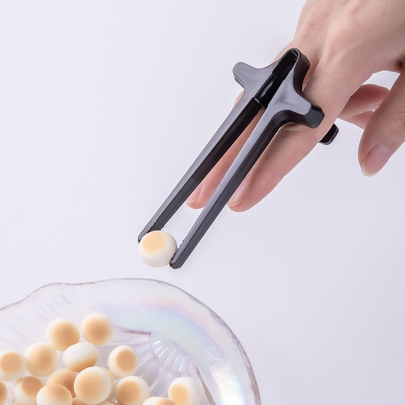 Playing games with fingers chopsticks snacking clips not dirty hands chopsticks finger loops - V.I.P Digital Presence