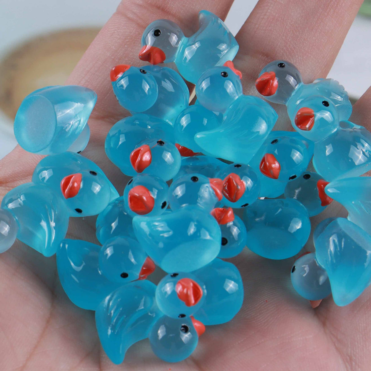 Resin luminous cartoon three-dimensional cute cartoon duck DIY car ornament keychain micro landscape hair clip decoration - V.I.P Digital Presence