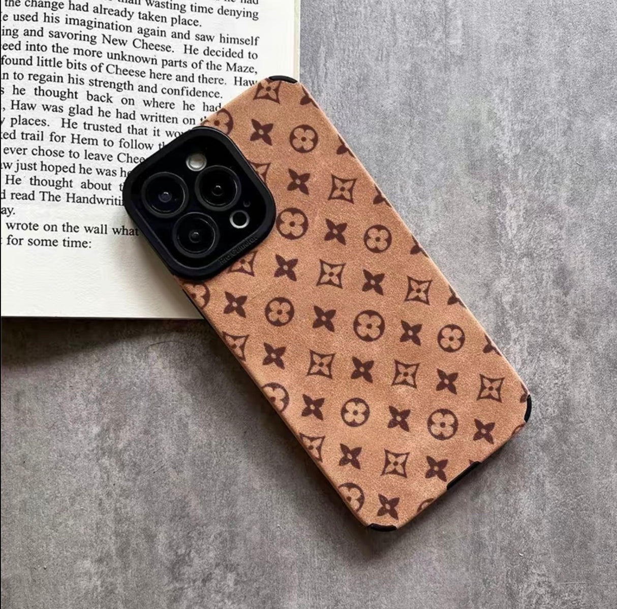 Vintage Bloom Fur Phone Case