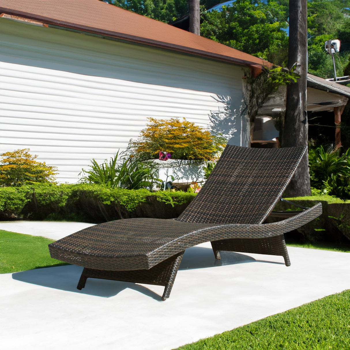 SALEM PE WICKER CHAISE LOUNGE - V.I.P Digital Presence
