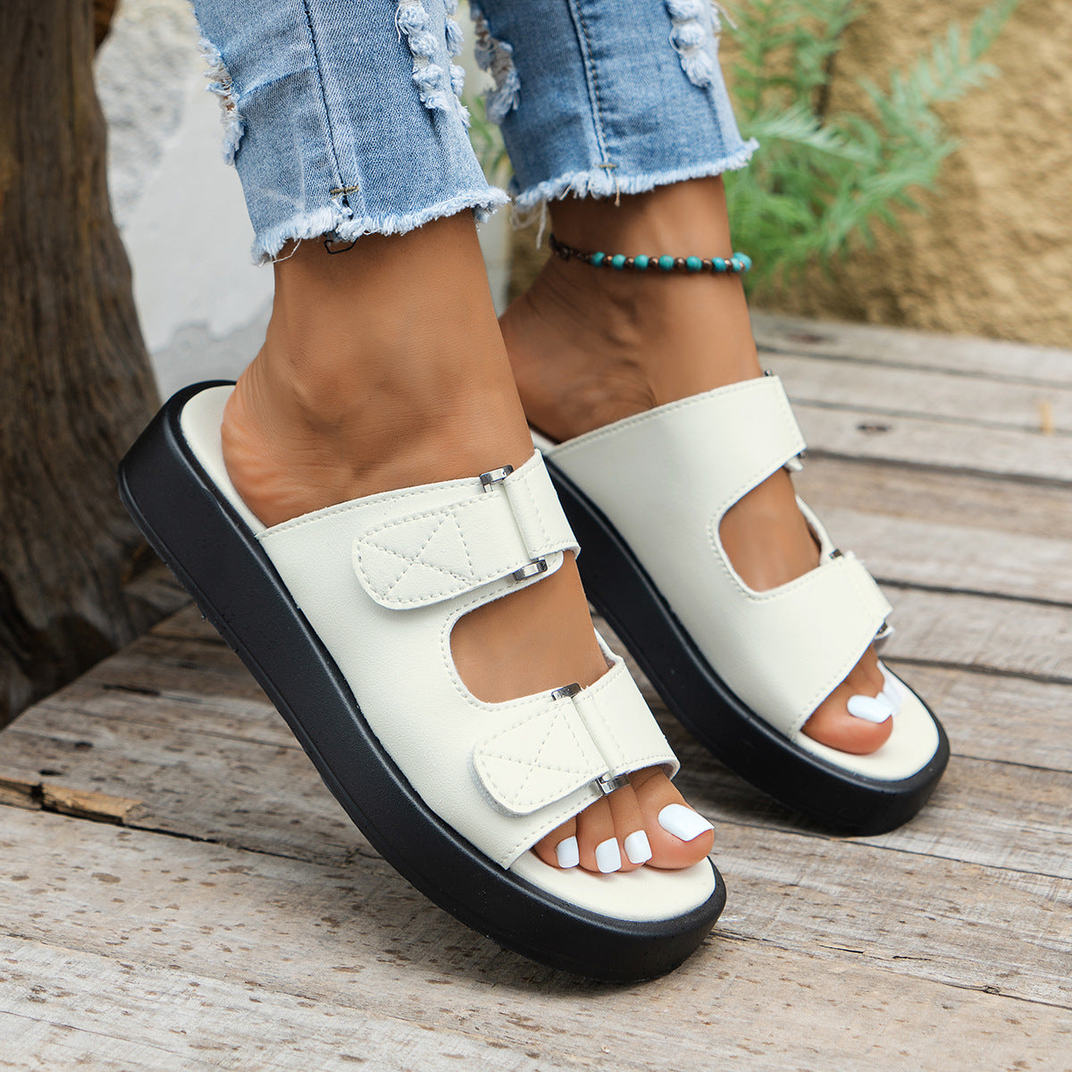 Thick bottomed flat and casual one line drag Velcro beach cooldown - V.I.P Digital Presence