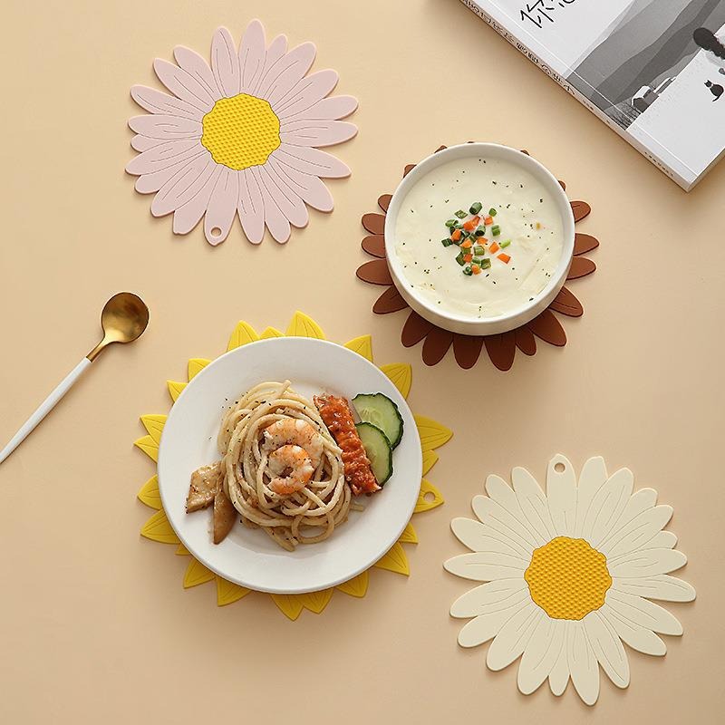 Minimal heat insulation mat, cup mat, European dining table, PVC anti slip and waterproof Nordic dish mat, bowl mat - V.I.P Digital Presence