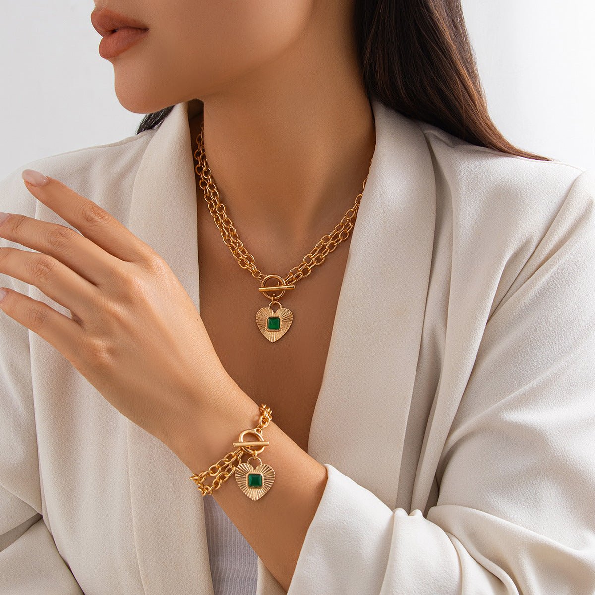 Fashionable diamond studded heart-shaped pendant necklace with a light luxury style and metallic feel, Necklace set - V.I.P Digital Presence