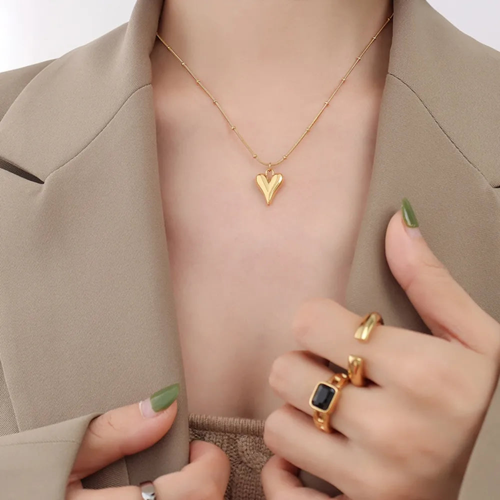Fashionable and minimalist heart-shaped necklace with titanium steel plated 18K real gold necklace - V.I.P Digital Presence