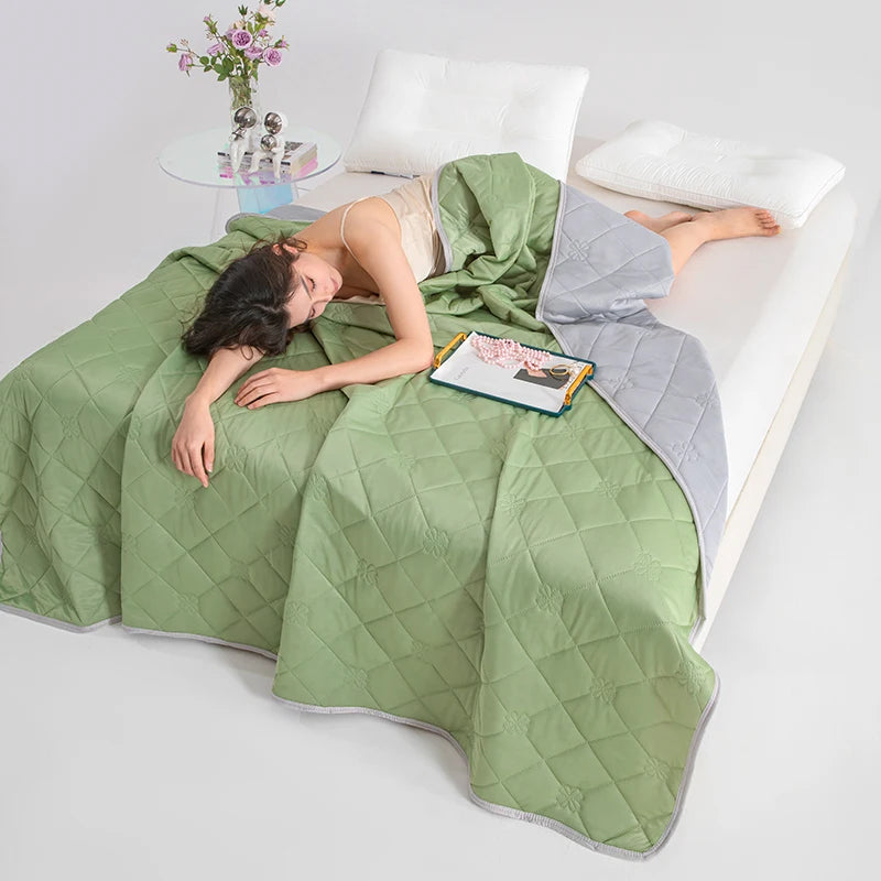 Grade A Cooling Blanket: Soft, breathable, king/queen size, summer lightweight cool comforter. - V.I.P Digital Presence