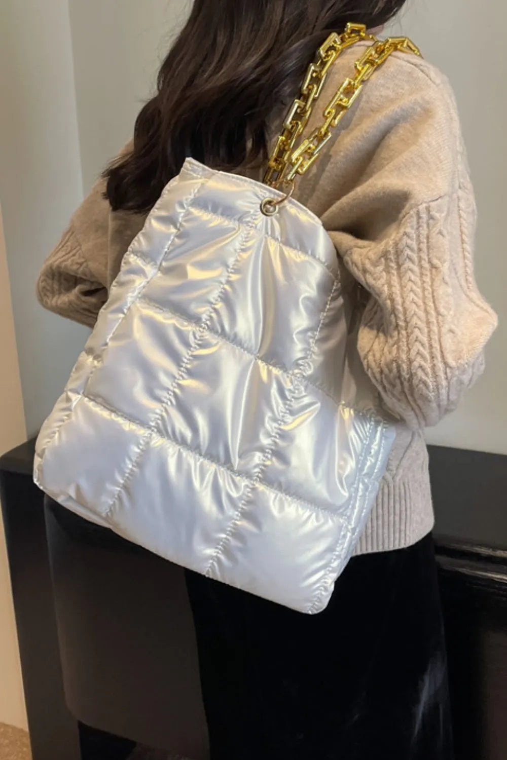 Bubble Texture Chain Handbag - V.I.P Digital Presence