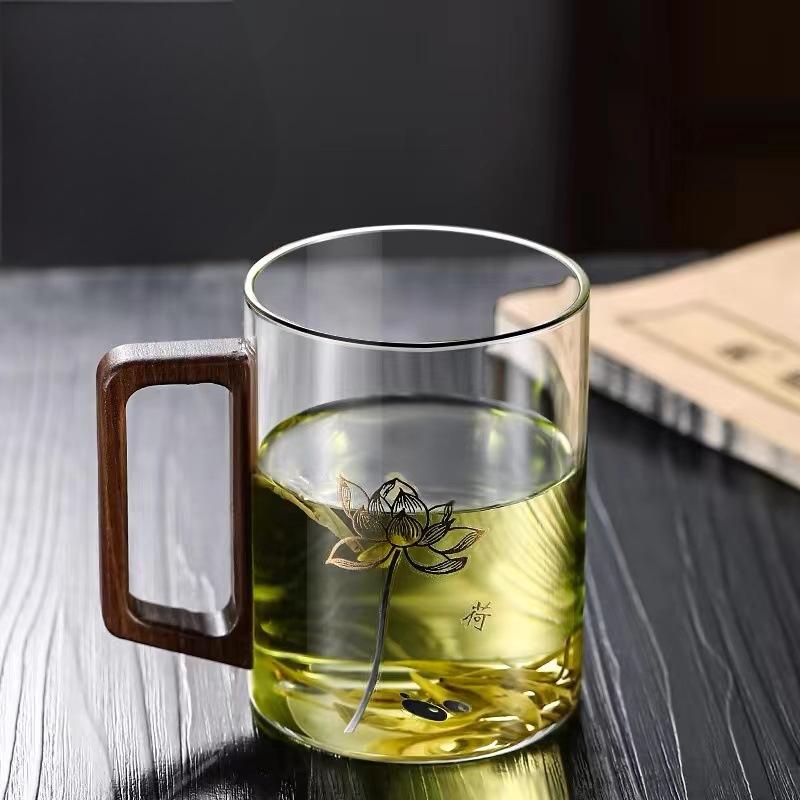 High end green tea cup with walnut handle and lid. High temperature resistant glass office drinking cup - V.I.P Digital Presence