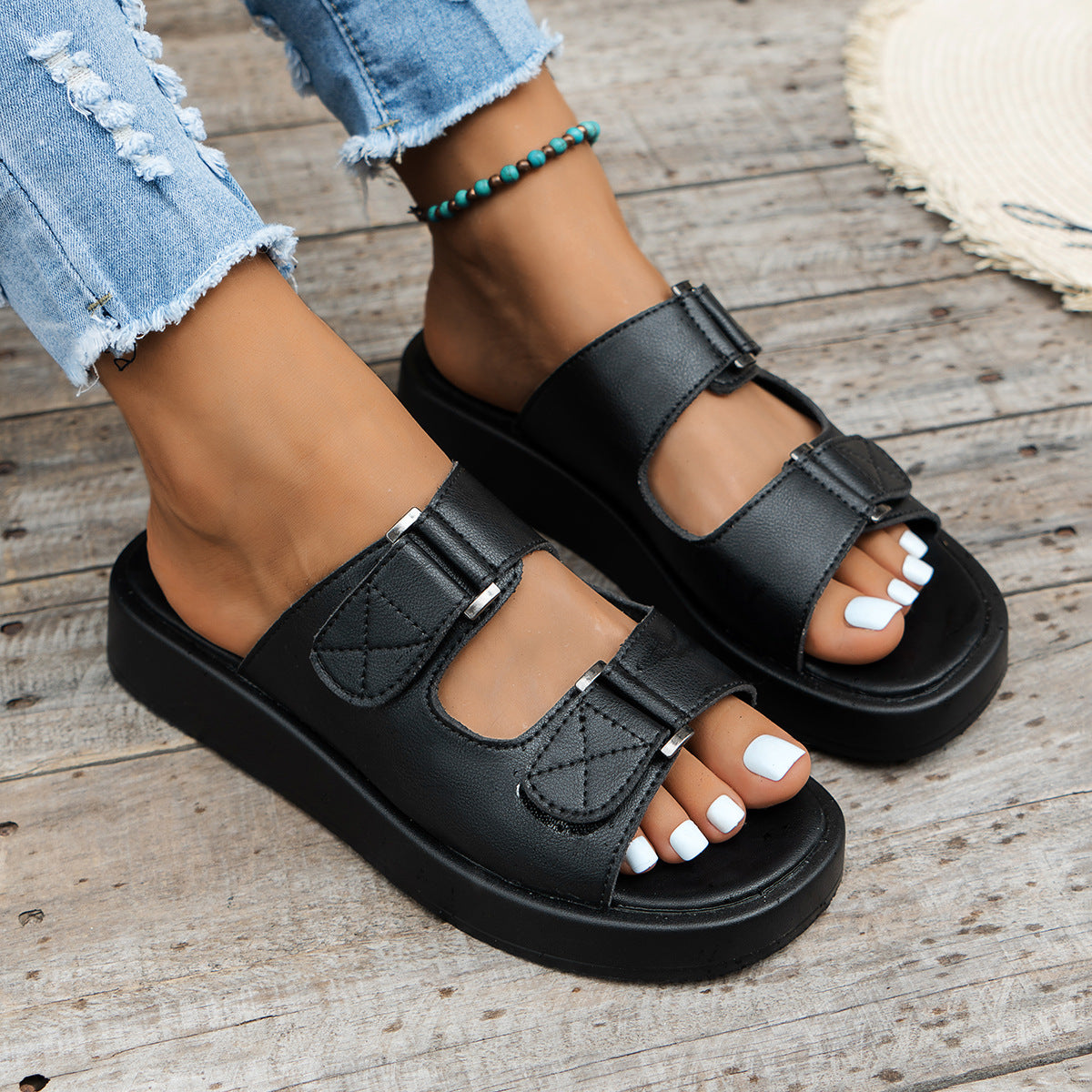 Thick bottomed flat and casual one line drag Velcro beach cooldown - V.I.P Digital Presence