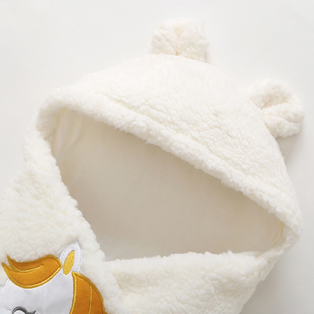 Conjunto de ropa para bebé, mono de una pieza con manta cálida y dibujos animados