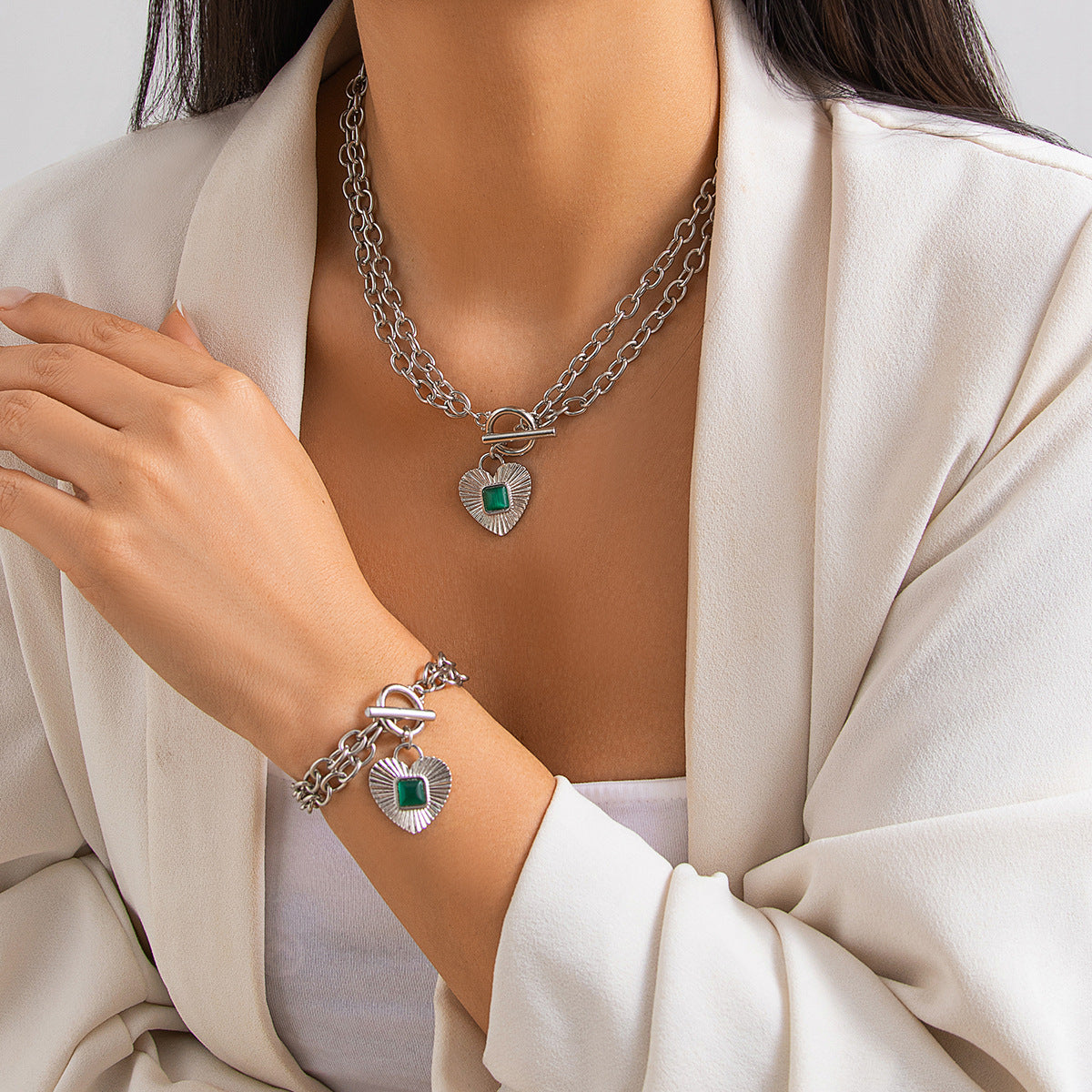 Fashionable diamond studded heart-shaped pendant necklace with a light luxury style and metallic feel, Necklace set - V.I.P Digital Presence