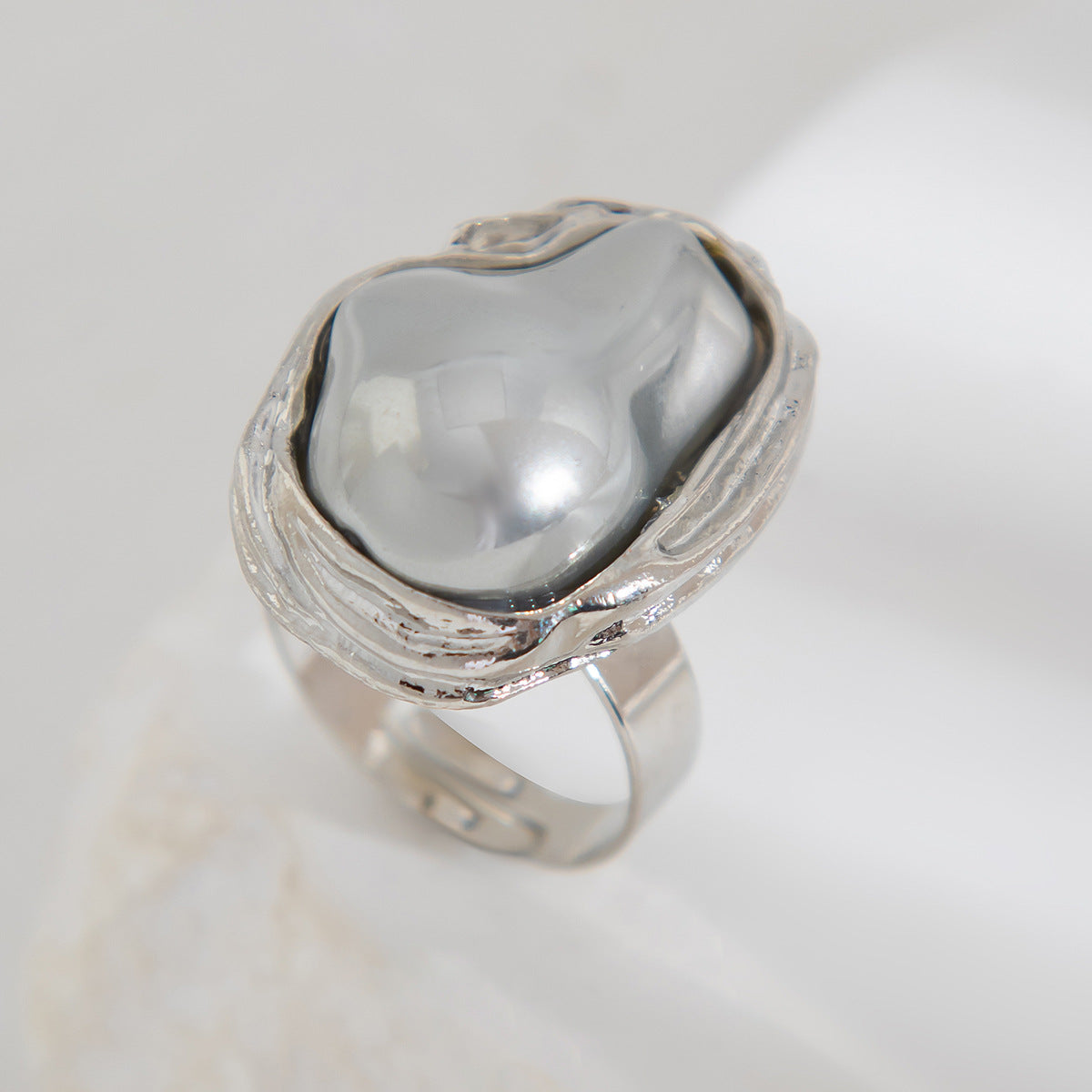 New Baroque inlaid irregular pearl rings, retro irregular alloy rings - V.I.P Digital Presence