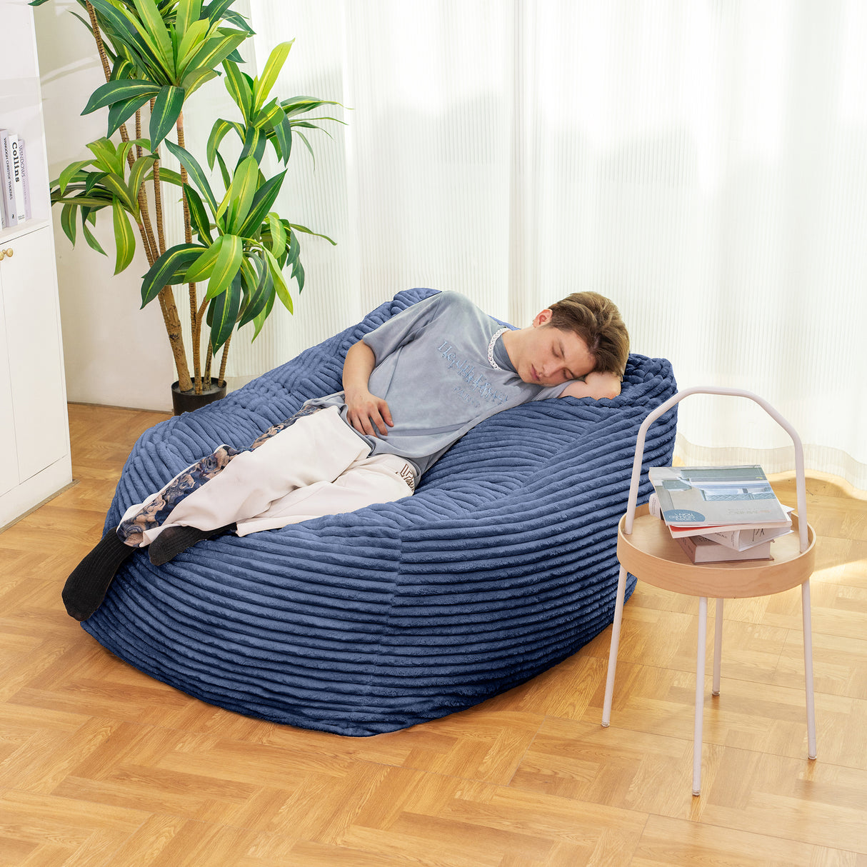 Faux Fur Classic Bean Bag blue - V.I.P Digital Presence