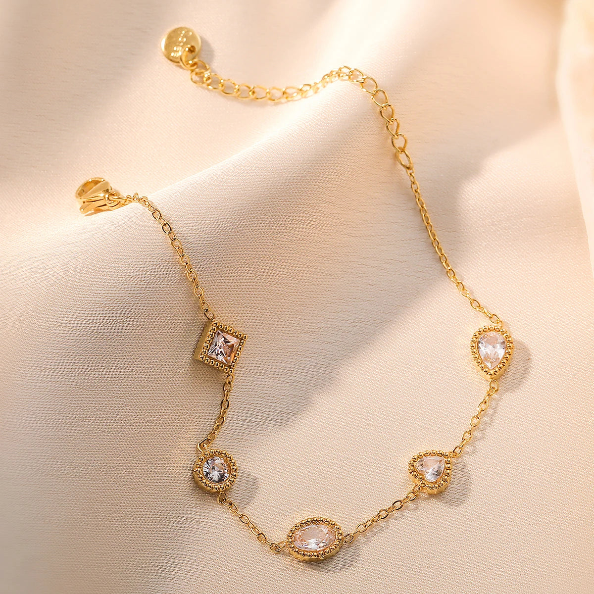 Fashionable light luxury bracelet for women, niche, exquisite and versatile jewelry - V.I.P Digital Presence