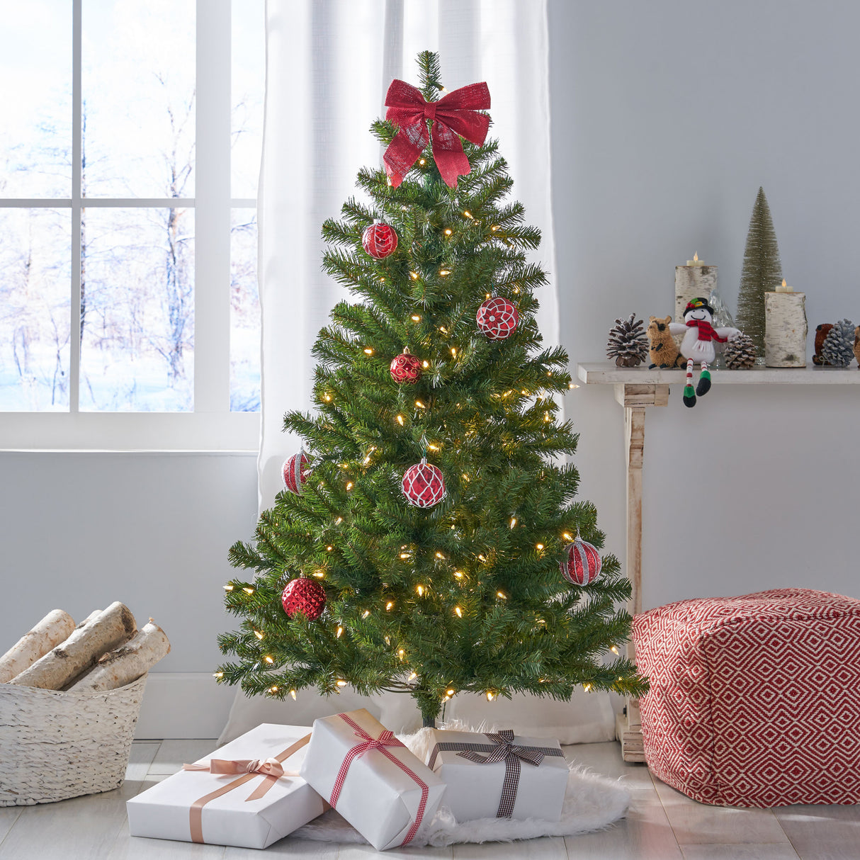 4.5' Hinged Tree with 200 Clear Lights-UL,Dia:32 - V.I.P Digital Presence
