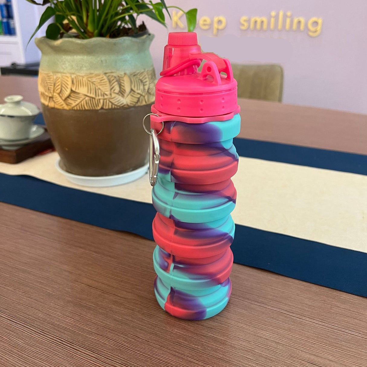 Vasos deportivos plegables de silicona para hombre y mujer, innovadores y prácticos para viajes al aire libre. Botellas portátiles de agua fría.