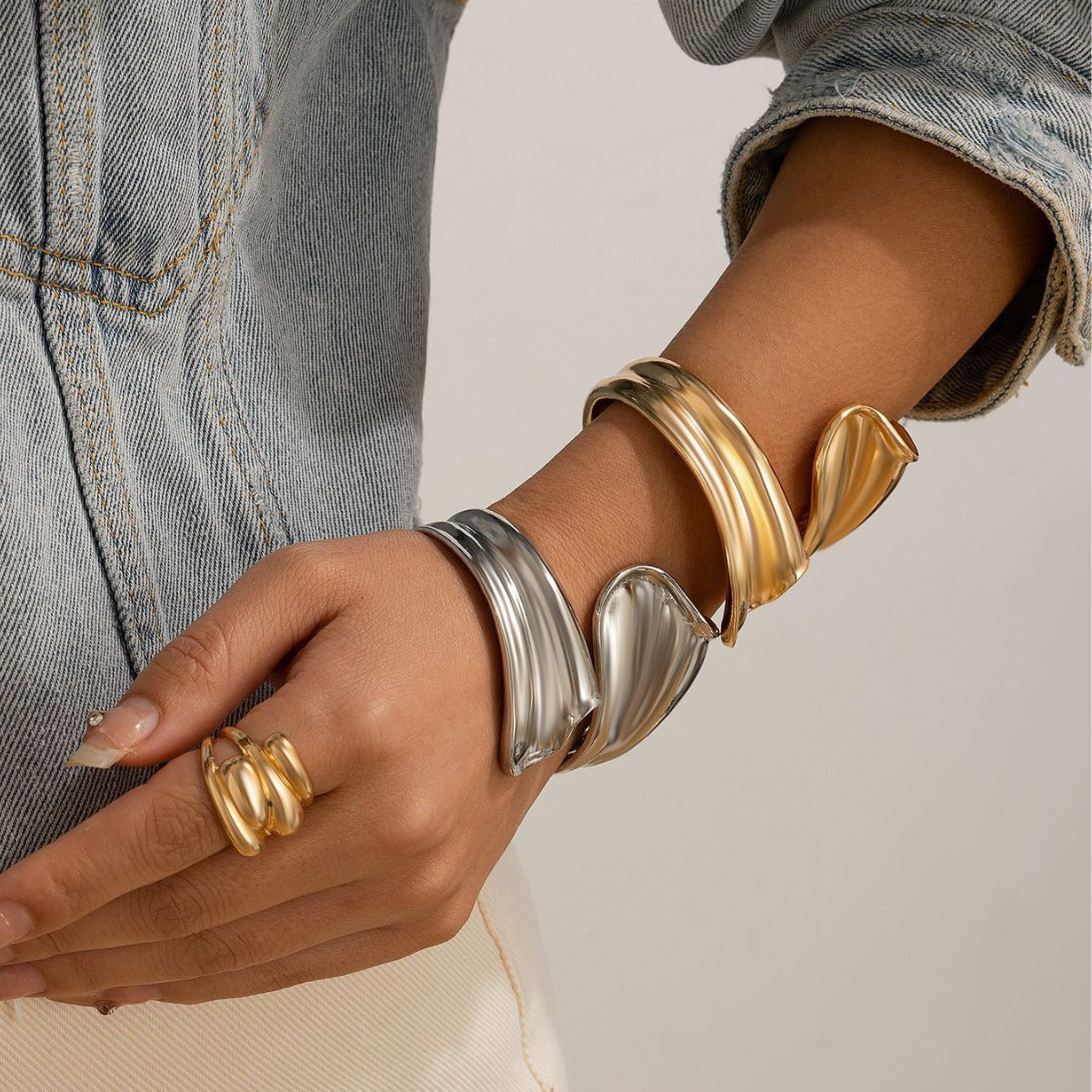 Punk style exaggerated irregular folds personalized winding fish tail bracelet Bracelet - V.I.P Digital Presence