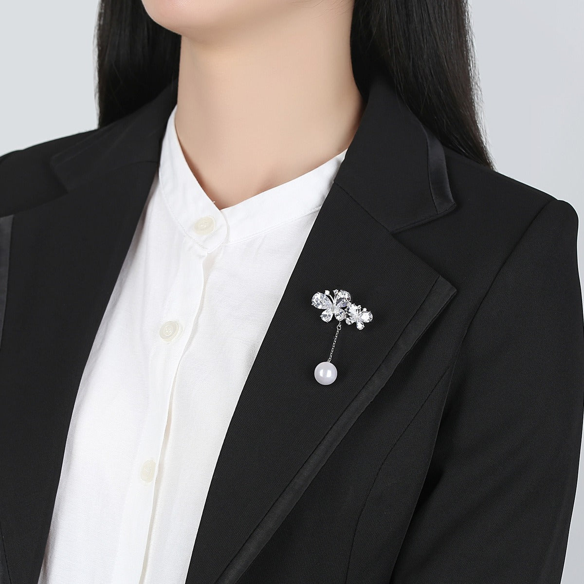 Zircon Butterfly Pin Fashion Korean Edition AAA Zircon Butterfly Design Pearl Women's Small Suit Accessories - V.I.P Digital Presence