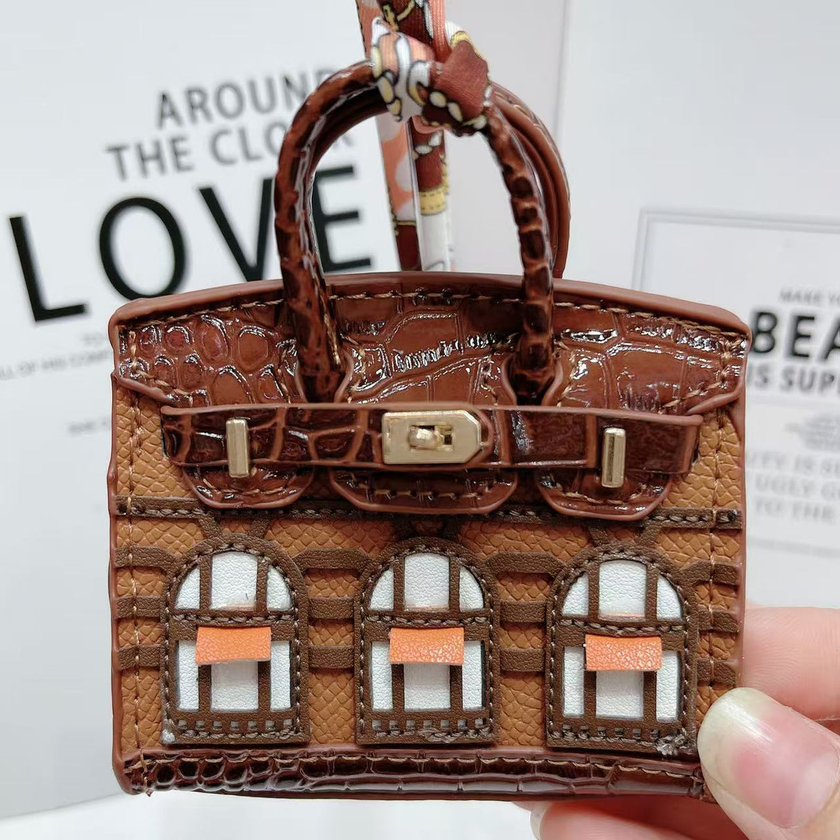 Small house bag mini window pendant headphone bag lipstick car key backpack backpack decoration - V.I.P Digital Presence