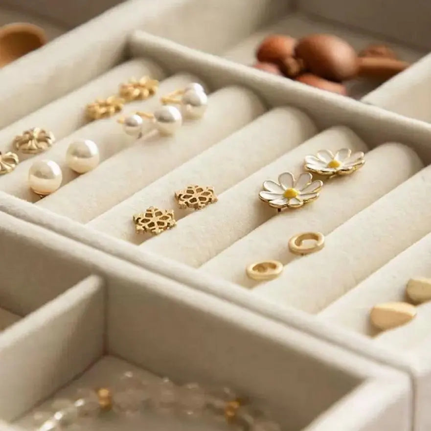 Plush jewelry storage box jewelry box rings earrings bracelets necklaces storage display shelf - V.I.P Digital Presence