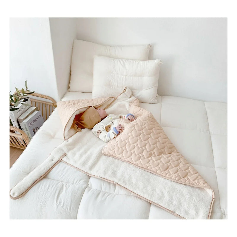 Manta de invierno para cochecito, manta cálida de forro polar para bebé, accesorio para envolver a recién nacidos, capa acolchada resistente al viento, funda de edredón con correa
