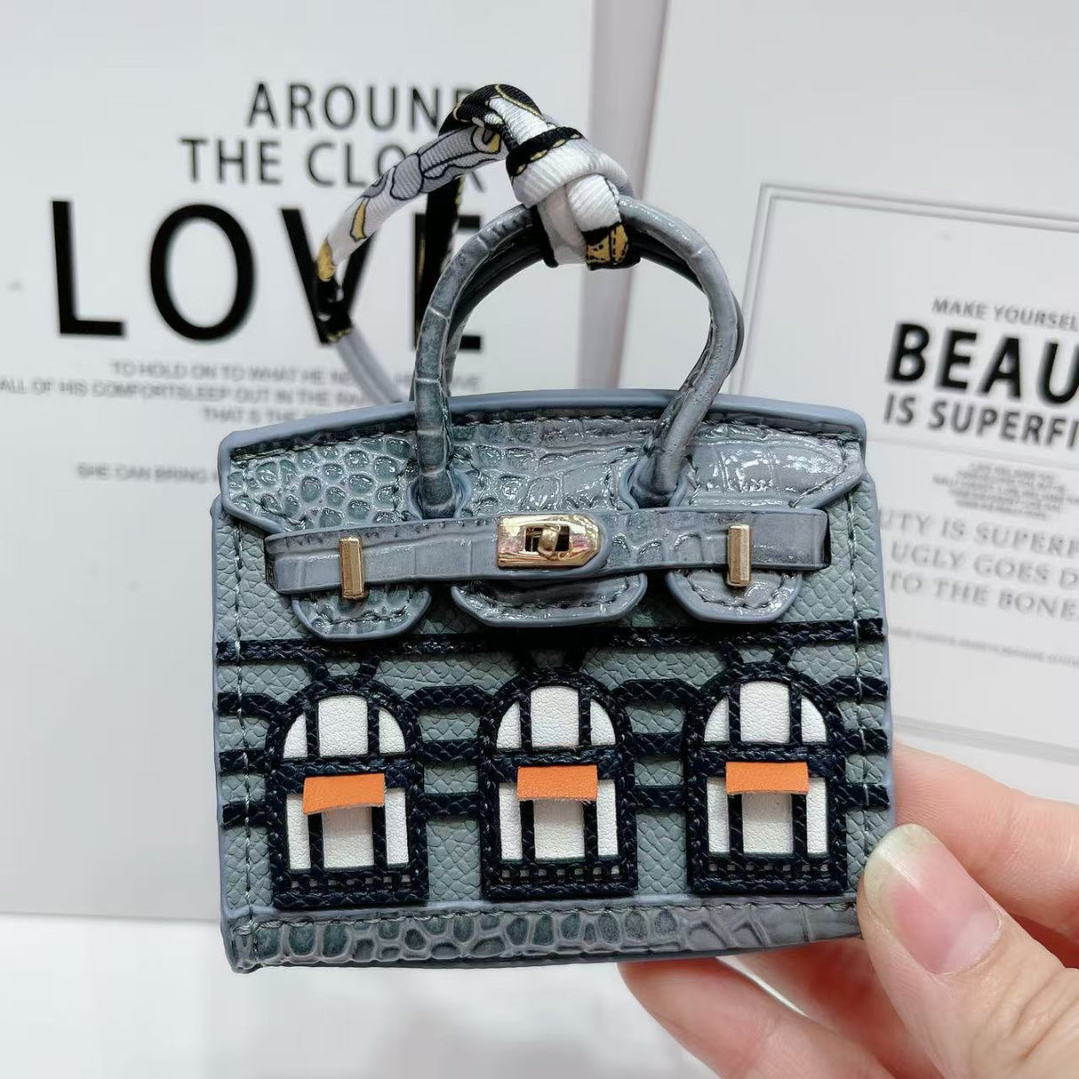 Small house bag mini window pendant headphone bag lipstick car key backpack backpack decoration - V.I.P Digital Presence