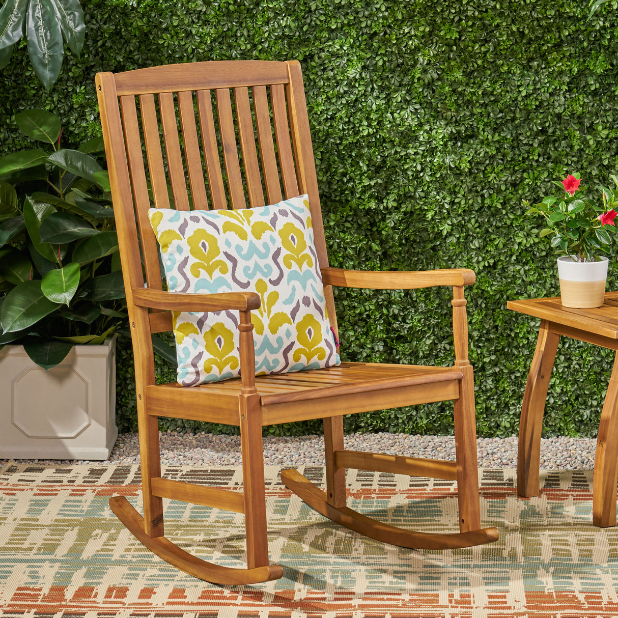 ARCADIA ROCKING CHAIR - V.I.P Digital Presence