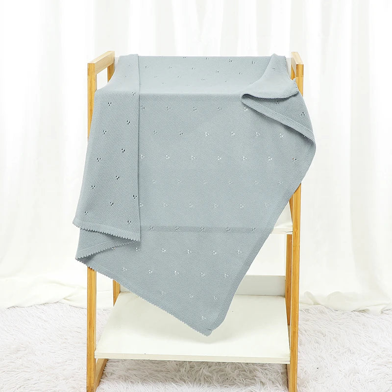 Knitted solid color hollow point duvet cover for male and female babies - V.I.P Digital Presence