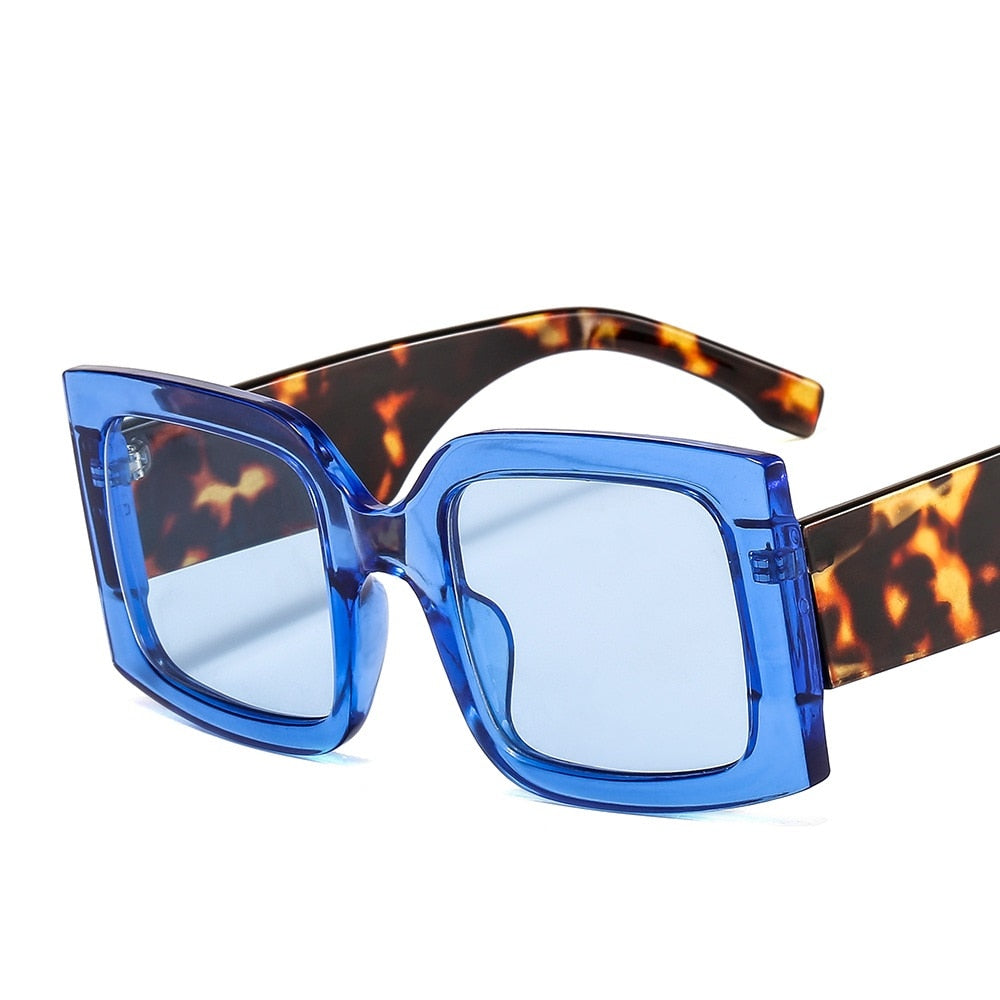 Gafas de sol cuadradas de estilo Ins con montura grande y colores deslumbrantes para hombres y mujeres, con personalidad que combinan con todo.