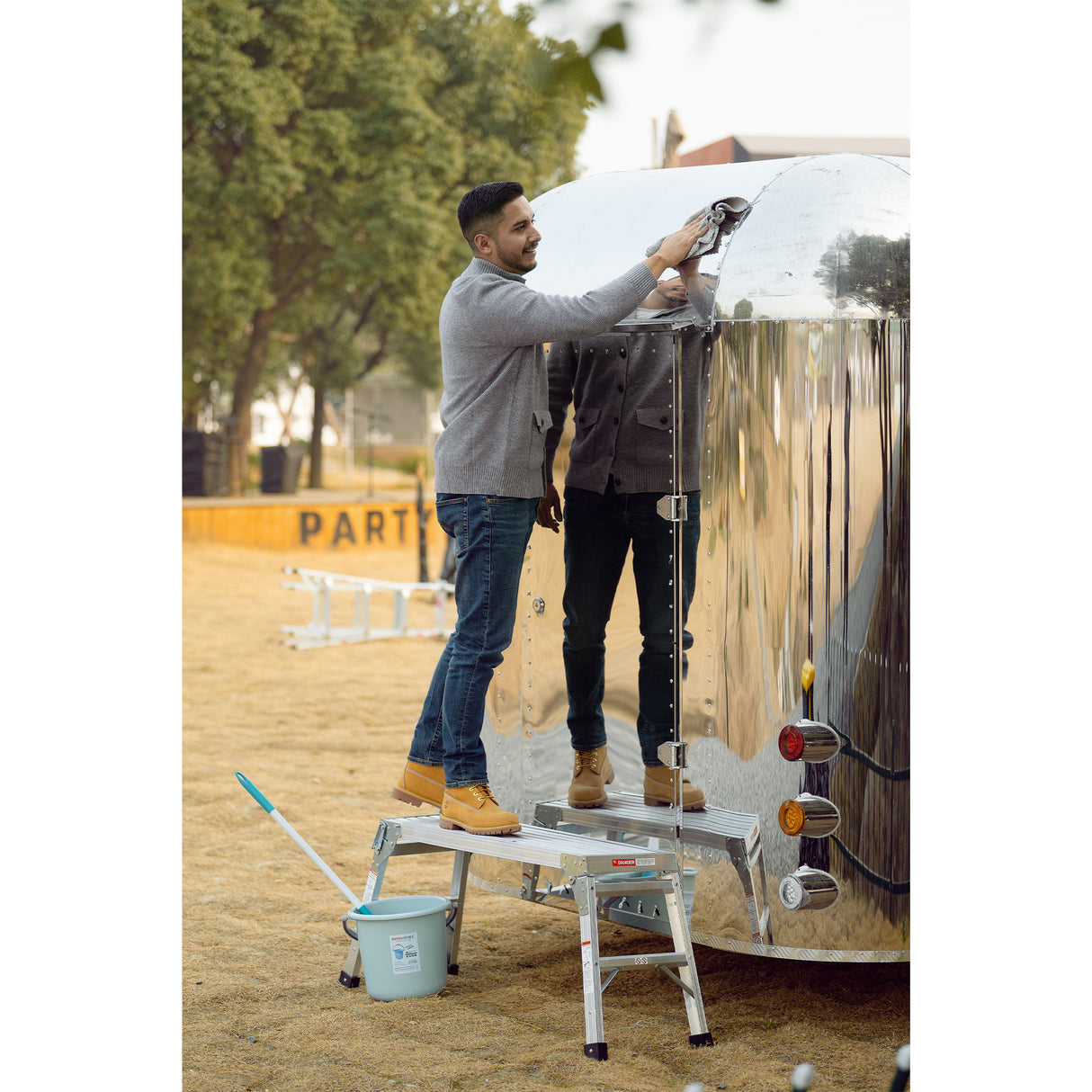 Work Platform Aluminum Portable Bench Folding Ladder ANSI Capacity 225 LBS 40" - V.I.P Digital Presence