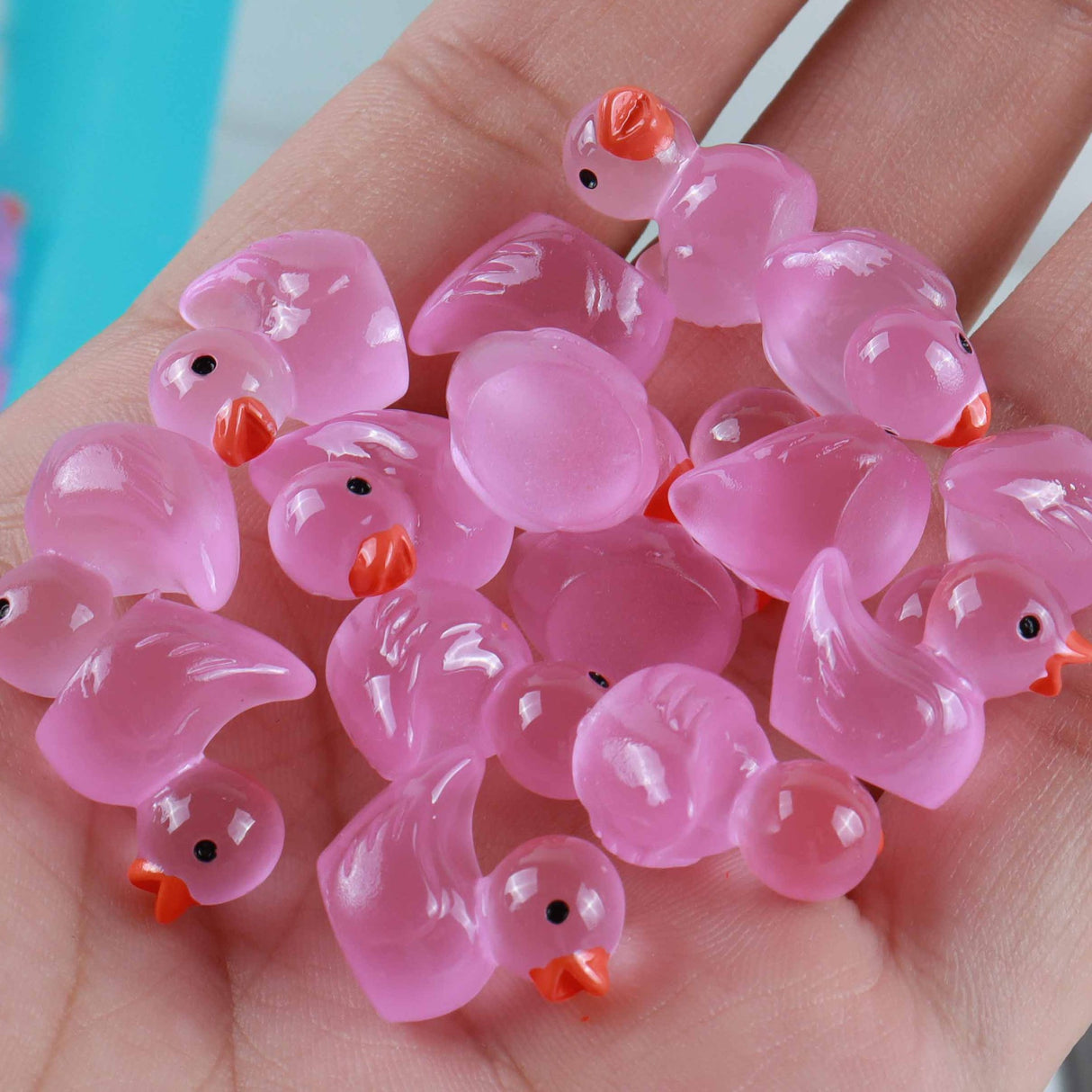 Resin luminous cartoon three-dimensional cute cartoon duck DIY car ornament keychain micro landscape hair clip decoration - V.I.P Digital Presence