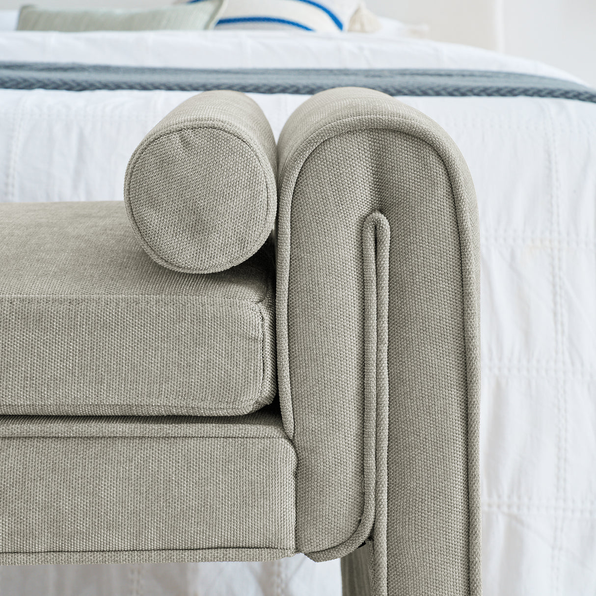 Bedroom storage stool, linen storage stool, large storage space, 50.39 inches - V.I.P Digital Presence
