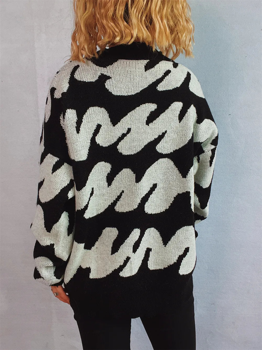 Contrast Round Neck Long Sleeve Sweater - V.I.P Digital Presence