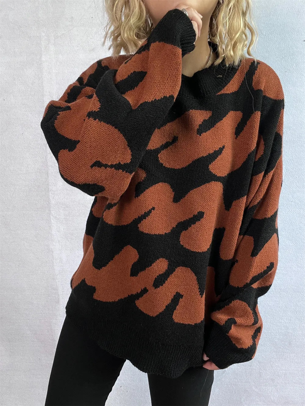 Contrast Round Neck Long Sleeve Sweater - V.I.P Digital Presence