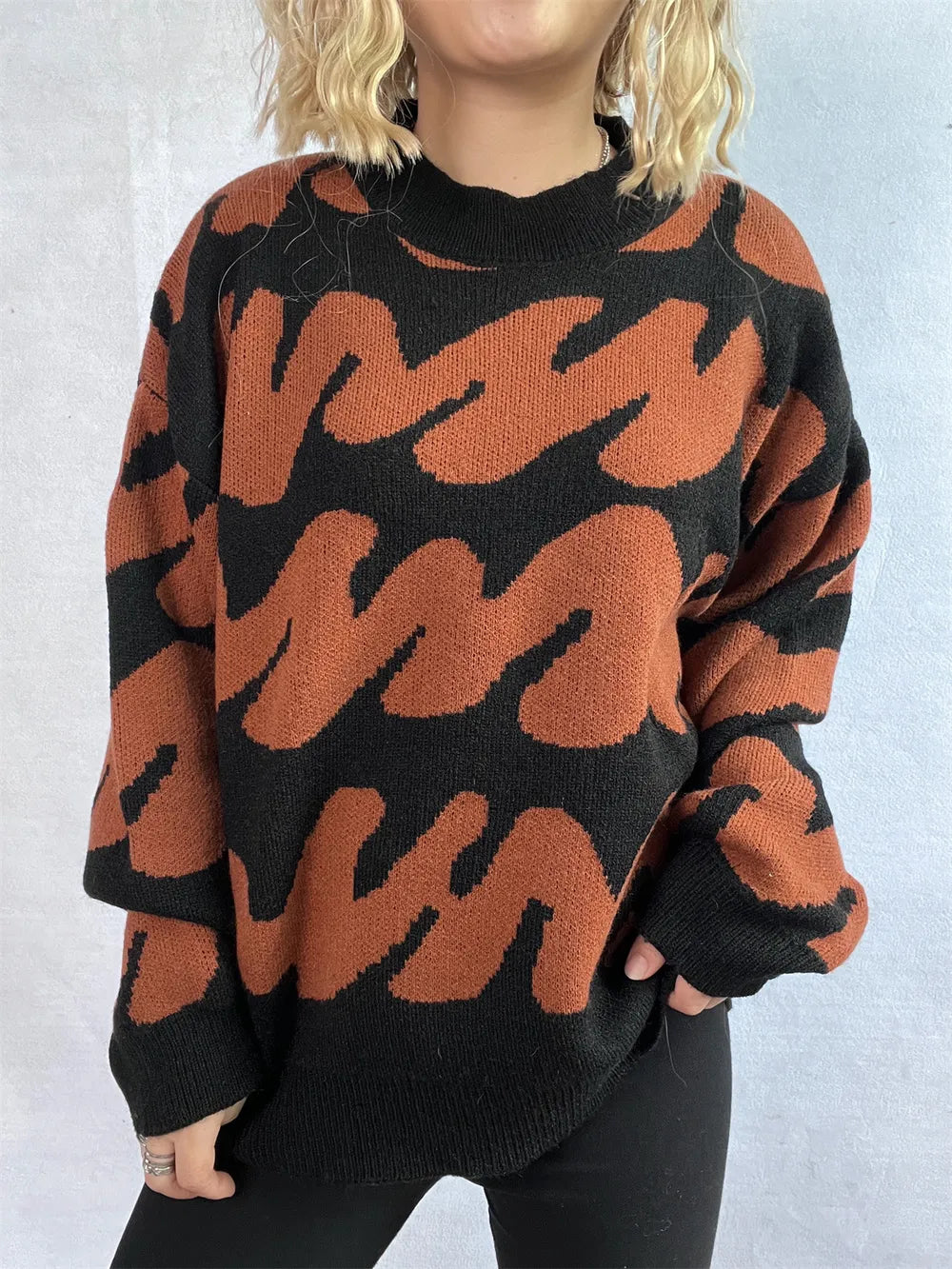 Contrast Round Neck Long Sleeve Sweater - V.I.P Digital Presence