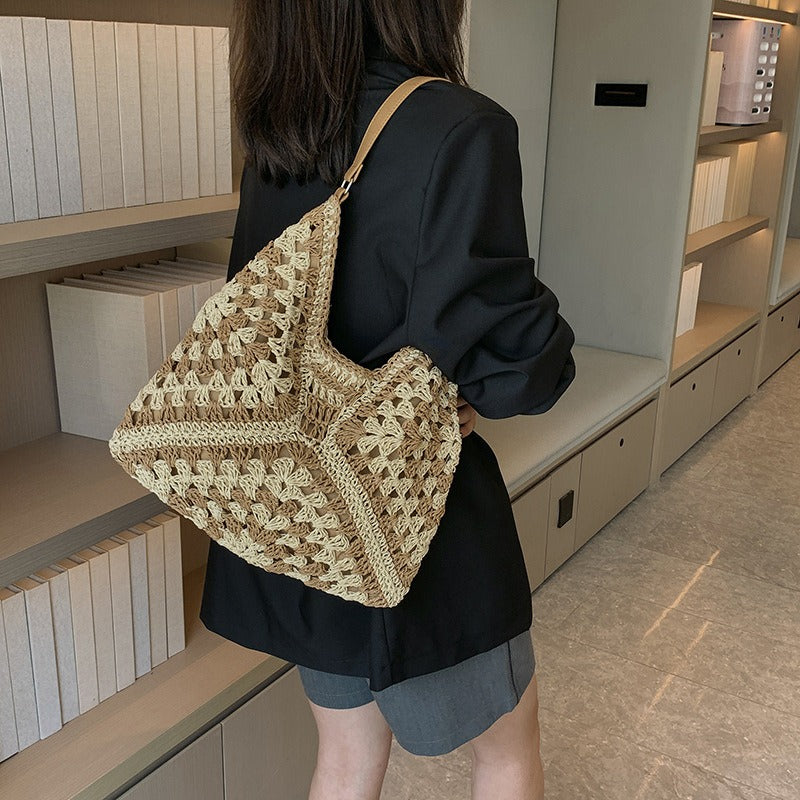 Large capacity woven bag, women's new fashionable single shoulder grass woven bag - V.I.P Digital Presence