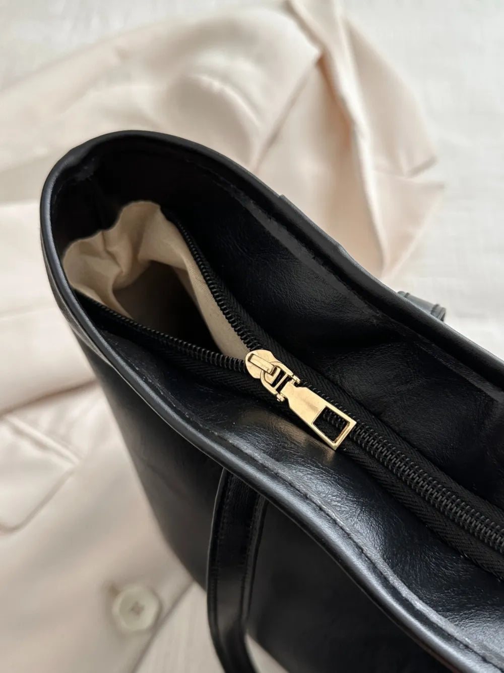 PU Leather Medium Shoulder Bag - V.I.P Digital Presence