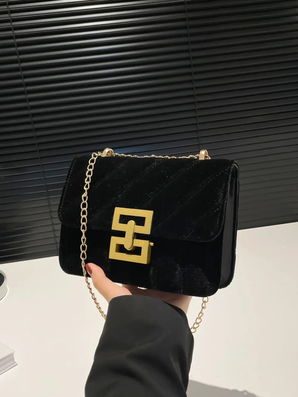 Solid Color Chain Shoulder Bag - V.I.P Digital Presence