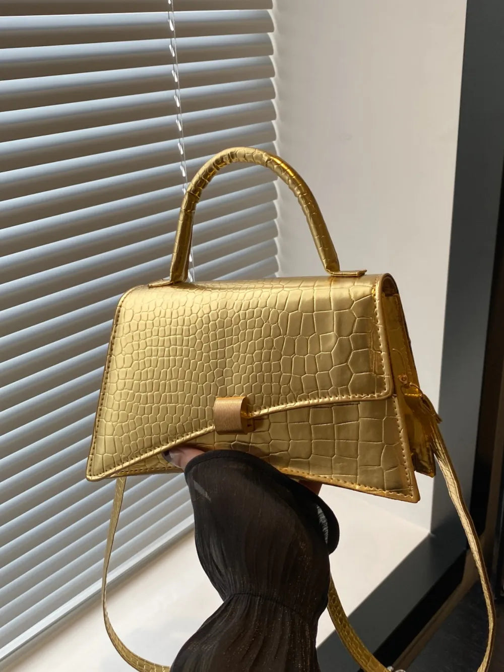 Solid Color PU Leather Handbag - V.I.P Digital Presence