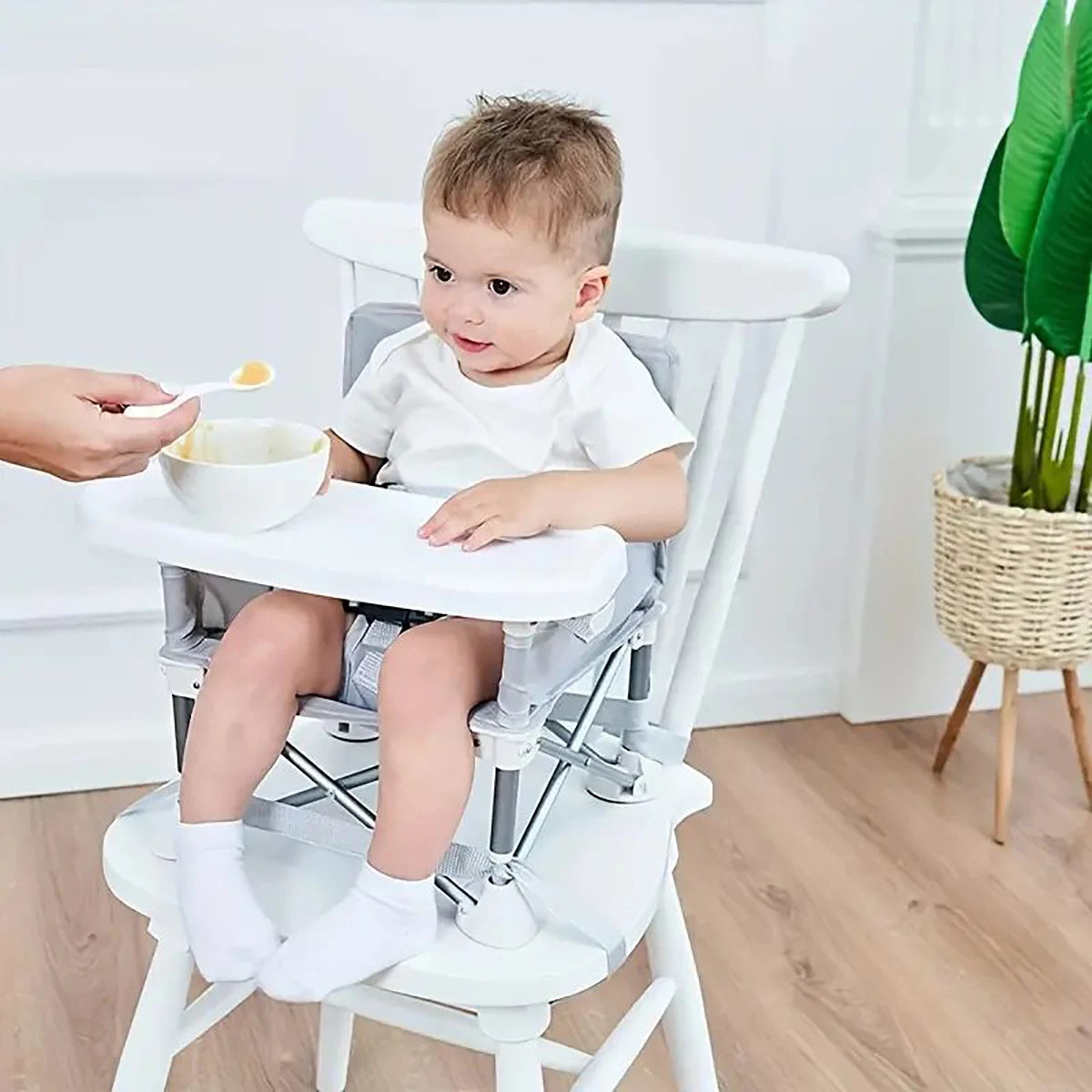 Children's dining chair portable foldable baby dining chair baby dining table small chair baby eating out folding - V.I.P Digital Presence