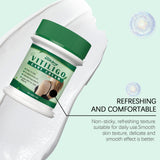 Crema reparadora de la piel que hidrata y humecta la piel del cuerpo. Aplicación diaria de crema tópica para el cuidado de la piel.