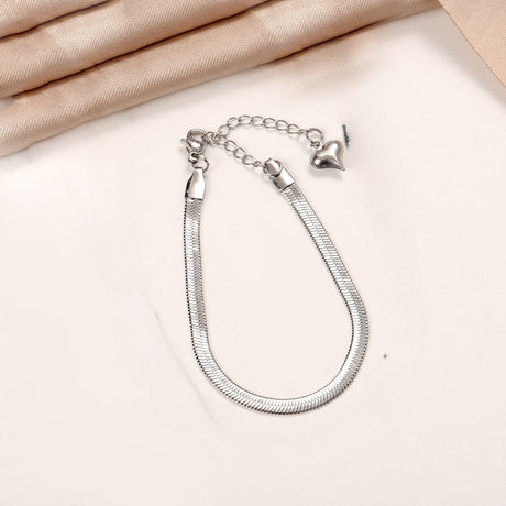 Simple and versatile blade chain bracelet for women with heart pendant bracelet - V.I.P Digital Presence