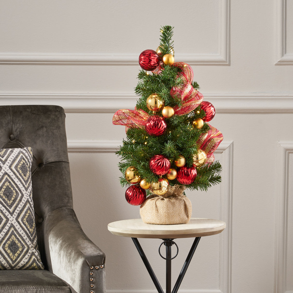 2'RED/GOLD DECORATION BURLAP TREE WITH 50 WARM WHITE LED LIGHTS-BATTERY OPERATED - V.I.P Digital Presence