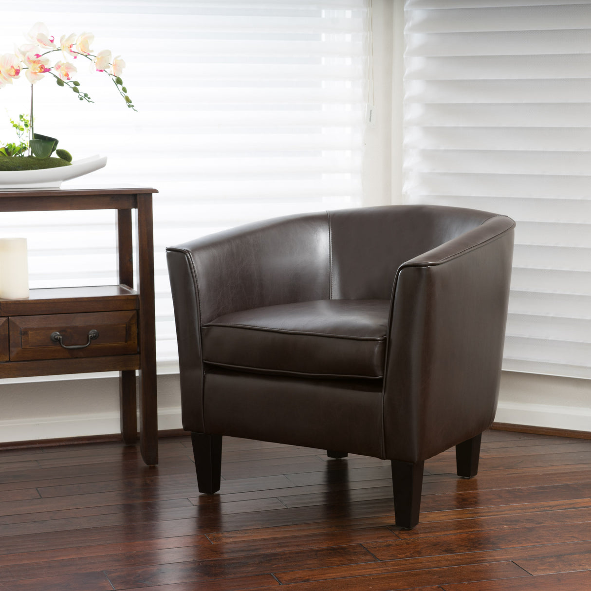 CLUB CHAIR - V.I.P Digital Presence