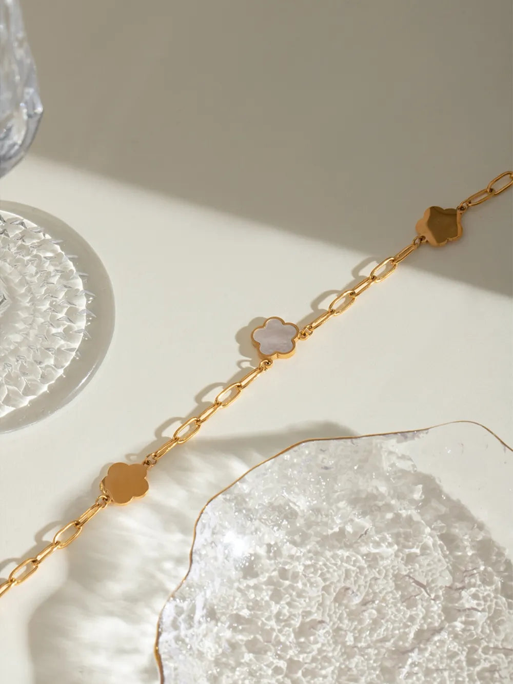 Stainless Steel White Mother-Of-Pearl Flower Necklace - V.I.P Digital Presence