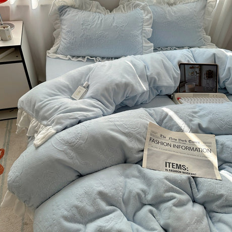 A-class ins princess style milk velvet four piece set lace carved velvet warm duvet cover winter bedding - V.I.P Digital Presence